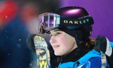 Bronzo eroico con il crociato lesionato per Flora Tabanelli, l'Italia sale a 23 medaglie a Milano Cortina