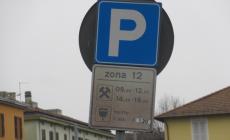 Segnale stradale non aggiornato dietro la stazione di Parma: rischio multa dalle 12.30 alle 14.30? - Foto 