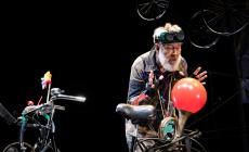 Alessandro Benvenuti tra smarrimenti di vita e teatro cerca il &laquo;Lieto Fine&raquo;