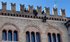 Spettacolare esercitazione dei vigili del fuoco in piazza Garibaldi - Video