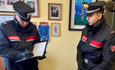 Fermato per un controllo, l'auto puzza di droga: rinvenuti 800 grammi di hashish e marijuana. Arrestato un 20enne 