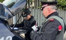 Fermati nella notte su un'auto rubata con una carta bancomat trafugata: denunciati un 31enne di Parma e un 39enne di Correggio 