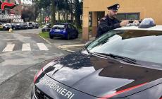 L'amica gli offre un caff&egrave; nel residence, ma lui scappa con il portafogli del vicino di stanza. 36enne denunciato 