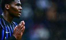 La Juve passa a Udine. Il Napoli trema, poi risolve e vince 2-1 contro il Lecce: paura per Banda. Inter, l'1-1 con l'Atalanta e i 5' folli nel finale tra le polemiche. Risultati e classifica