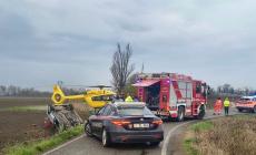 Grave incidente a Fiorenzuola: auto si ribalta, 54enne di Busseto trasportato in eliambulanza in condizioni  gravi