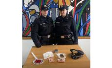 I carabinieri sequestrano il raro "hashish bianco" ricercato dai giovanissimi: denunciato un giovane - Foto 