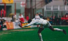 La punizione che regala la vittoria ai gialloblu e la capriola di Tino Asprilla: 33 anni fa l'indimenticabile vittoria del Parma sul Milan a San Siro - Video