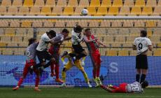 Un brutto Parma cade al Tardini: la Cremonese vince 2-0. Fischi dagli spalti - Foto - La classifica