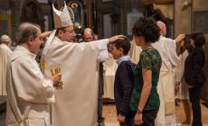 Duomo, 550 cresimandi incontrano il vescovo Enrico Solmi