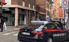 Sorpresa a rubare su un&rsquo;auto in sosta con la stola di un frate al collo (rubata nella cappella del Maggiore). Arrestata 43enne 