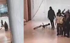 Ennesima rissa in via Bottego: spintoni e botte sotto i portici