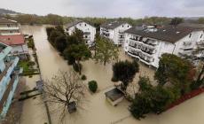 Maltempo a Pescara: il fiume esonda in pieno centro, danni e disagi - Foto 