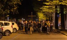 La via crucis nelle strade di Parma tra silenzio, preghiera e speranza - Foto