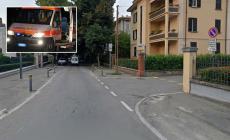 Scontro tra due bici nella notte: grave un 64enne. L'altro ciclista &egrave; scappato