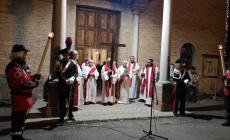 Tradizionale Via Crucis cittadina del venerd&igrave; santo a Fidenza - Foto