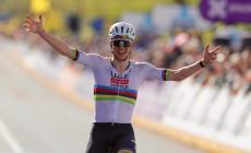 Pogacar vince il Giro della Fiandre, terzo successo nella classica belga
