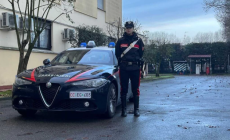 Lite al mercato dell'antiquariato fra un commerciante del Parmense e due giovani reggiani: spunta un coltello, denunciato 69enne