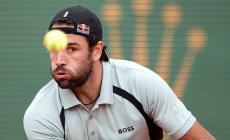 A Montecarlo, Berrettini sorprende Medvedev con un doppio 6-0 e accede agli ottavi