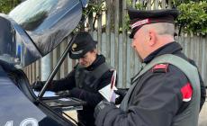 Rubano arredi da una seconda casa: un 21enne e una complice incastrati dalle telecamere nel Reggiano