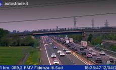 A1, traffico intenso e rallentamenti verso Milano nel pomeriggio