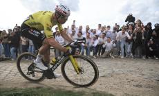  Van Aert vince la Parigi-Roubaix, secondo Pogacar 