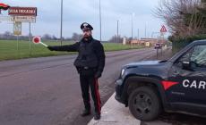 Rubano uno scooter e fuggono alla vista dei carabinieri
