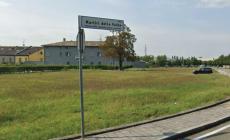 Cade in bicicletta nel quartiere Parma Mia: 55enne grave al Maggiore