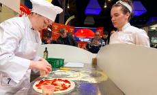 Sfida all'ultimo forno: in 700 al Palaverdi per la pizza suprema - Foto