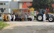 Tradizionale Nagar Kirtan per le strade di Parma - Video