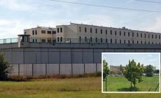 Detenuto trasferito nel carcere di Parma, dove c'&egrave; il poliziotto che aveva denunciato:  spostato a  Piacenza