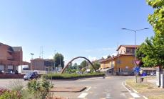 Scontro fra auto e camion sulla Massese