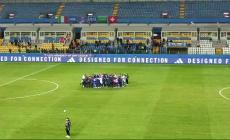 L'Italia non delude il Tardini: 3-0 alla Svizzera - Video: le azzurre in cerchio esultano, la Spagna ha battuto la Svezia, sono seconde 