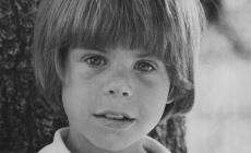 E' morto Adam Rich, era il piccolo della  serie tv  "La famiglia Bradford". Aveva 54 anni