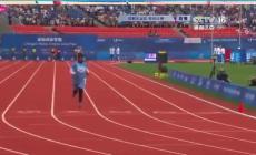 Corre i 100 metri  in 21"81, è l'atleta più lenta di sempre: il governo apre un'inchiesta - Video