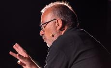 Franco Arminio &laquo;La poesia &egrave; materia, si fa con il corpo&raquo;