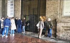 Pasqua... d'arte: coda davanti all'ingresso della Pilotta - Video