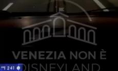 Contromano sul ponte translagunare tra Venezia e Mestre - Video
