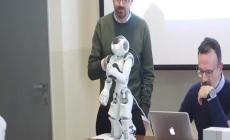 Nao: ecco come parla e comunica il primo robot con intelligenza artificiale - Video