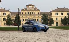 Trova portafogli per terra, si tiene i soldi e poi lo riconsegna alla proprietaria: 60enne denunciato