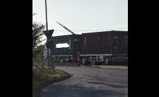 Camion blocca il passaggio a livello (e il traffico) a Sorbolo a Levante: lunga coda nel tardo pomeriggio in via Mantova 