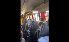 Ancora disagi sulla Vernasca-Fidenza: ragazzi costretti a viaggiare in piedi su un bus con le portiere aperte. La Tep: "Guasto riparato. A breve arriverà un altro bus"