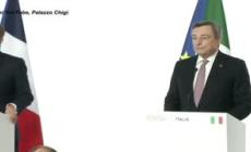 Draghi: "Sbarchi in Italia insostenibili, Ue trovi accordo"