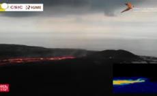 Spagna, la lava del vulcano Cumbre Vieja seppellisce la spiaggia e forma un nuovo delta