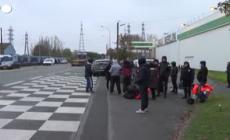 Francia, la  polizia sgombera un campo profughi nel nord del paese