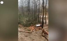 Canada, autostrada bloccata da una frana: le riprese dall'alto