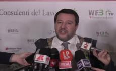 Covid, Salvini: "Mentre arriva variante africana in Sicilia sbarcano 500 migranti"