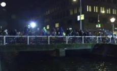 Olanda, proteste pacifiche all'Aja dopo l'annuncio delle nuove restrizioni