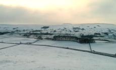 Regno Unito, lo Yorkshire coperto di neve mentre la tempesta Arwen colpisce il Paese