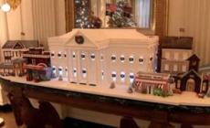 Natale alla Casa Bianca, i Biden rivelano la residenza addobbata a festa