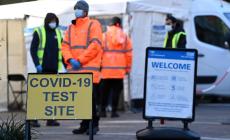 Test prima di partire per la Gran Bretagna: proteste del settore aereo